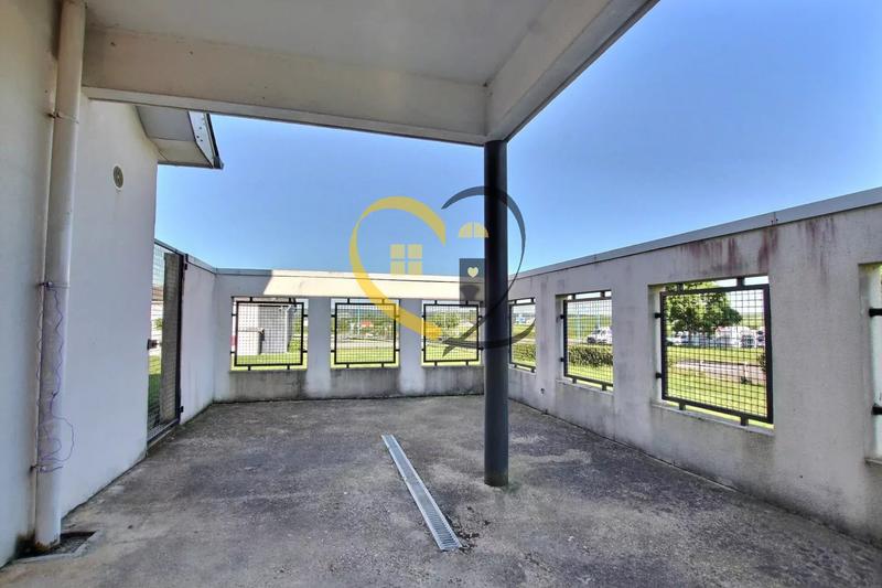 Local commercial - 185 m² - 10 pièces