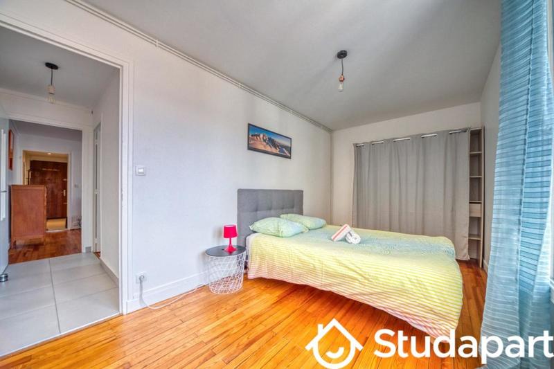 Chambre - 12 m² - 1 pièce