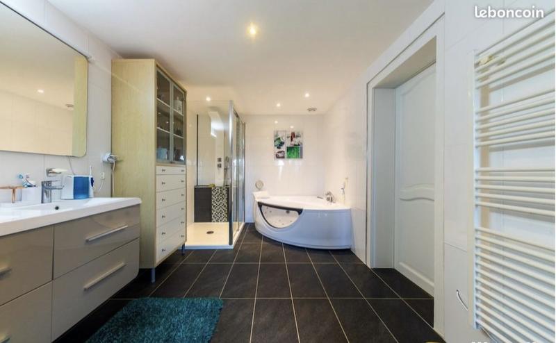 Bastide - 1 000 m² - 17 pièces