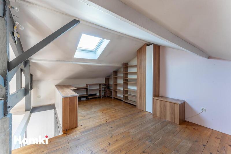 Maison - 210 m² - 7 pièces