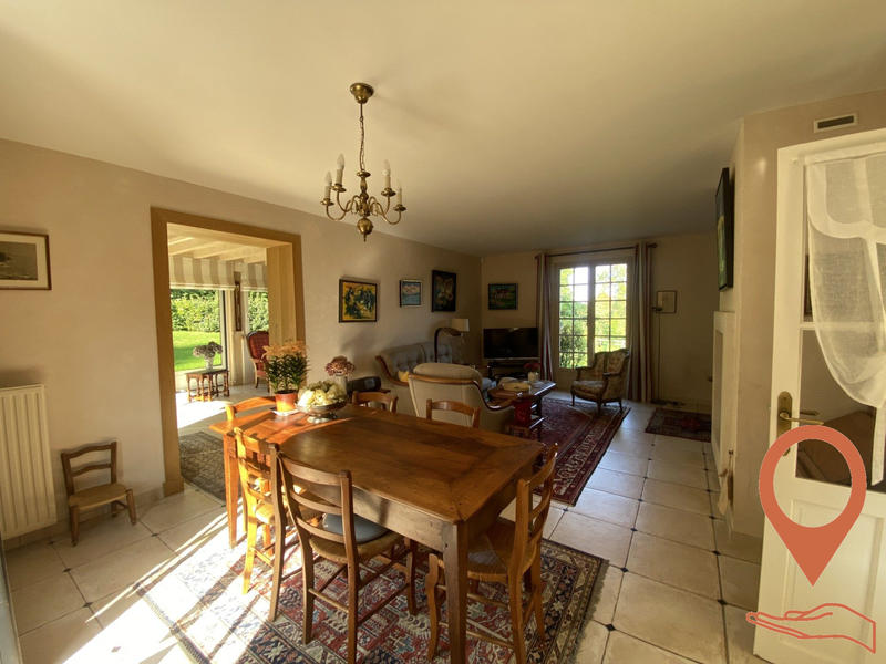 Maison - 212 m² - 9 pièces