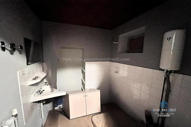 Maison en pierre - 242 m² - 9 pièces