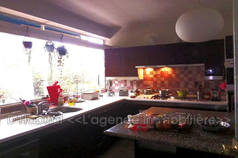 Villa - 264 m² - 6 pièces