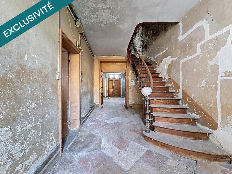 Maison - 230 m² - 8 pièces