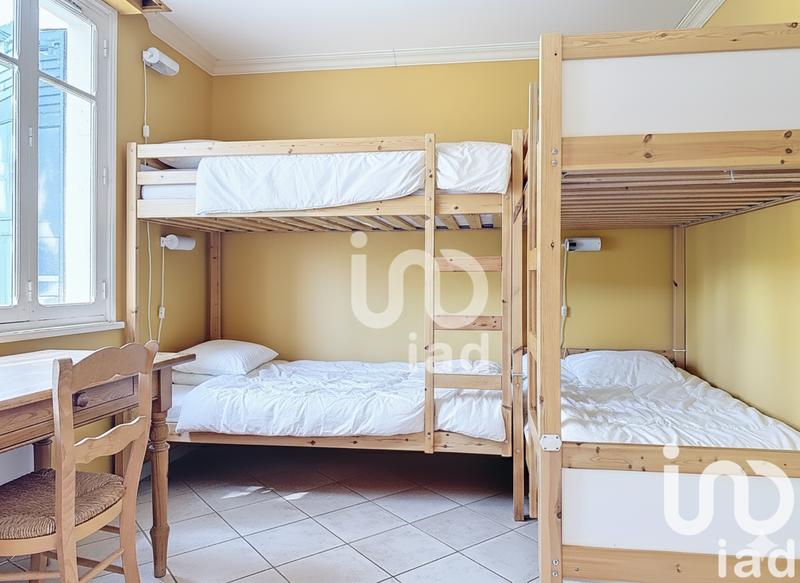 Maison - 241 m² - 10 pièces