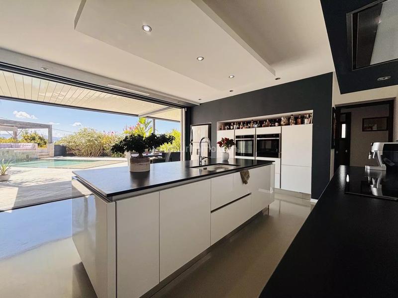 Maison - 143 m² - 5 pièces