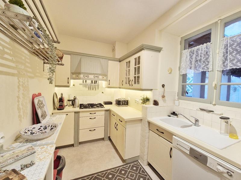 Maison - 200 m² - 6 pièces