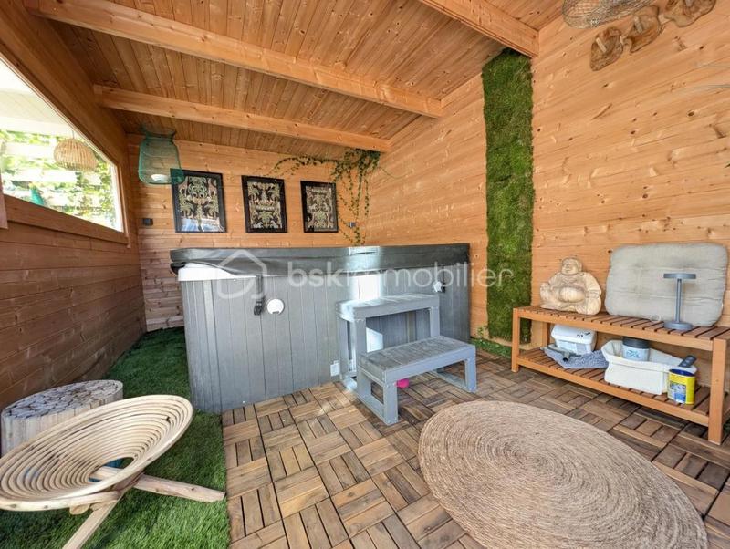 Villa - 188 m² - 7 pièces