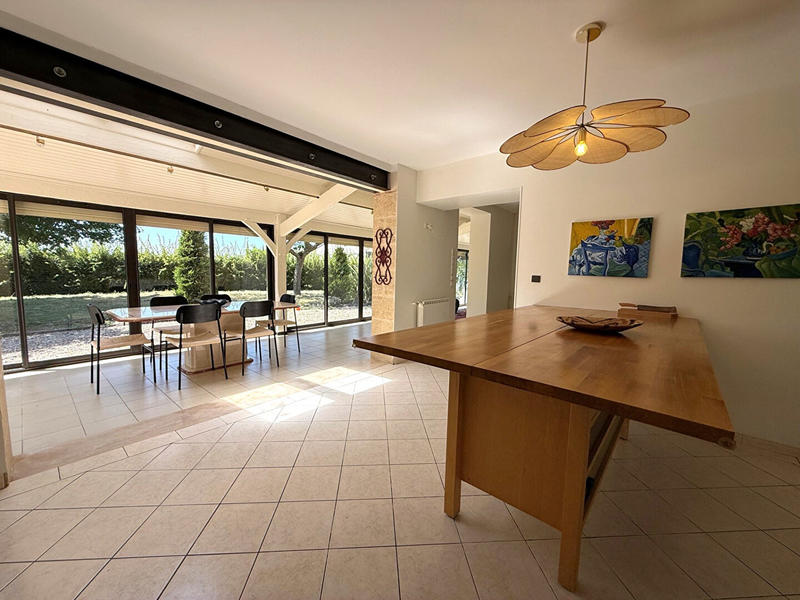 Maison - 180 m² - 7 pièces