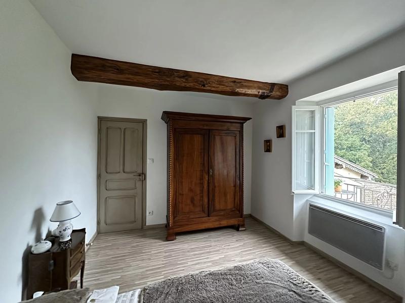 Maison - 373 m² - 18 pièces