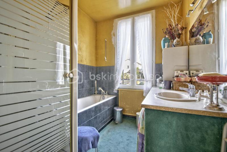 Maison en pierre - 255 m² - 8 pièces