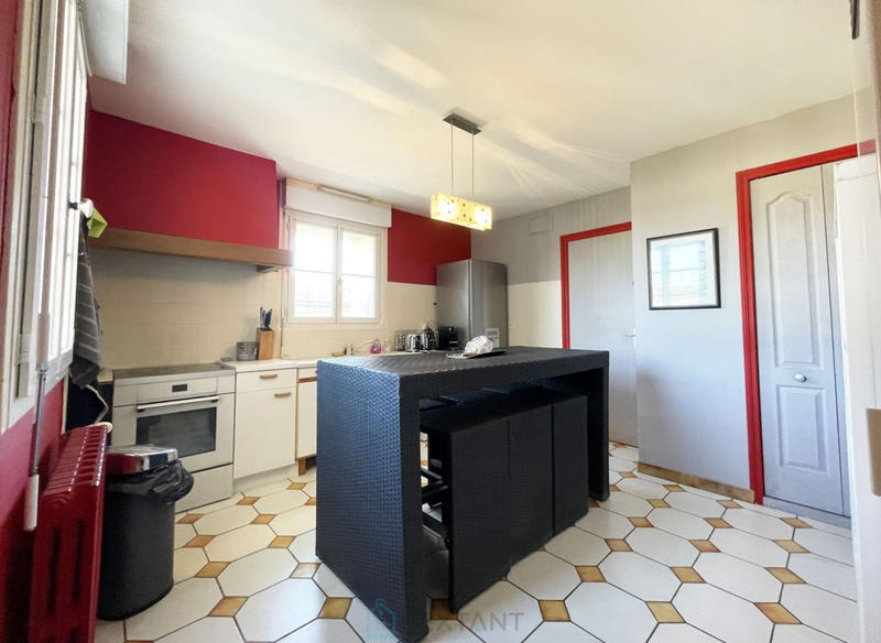 Maison - 200 m² - 7 pièces