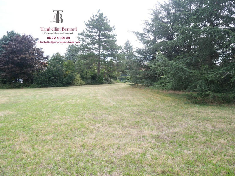 Terrain constructible - 778 m²