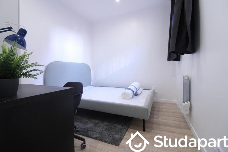 Chambre - 80 m² - 1 pièce