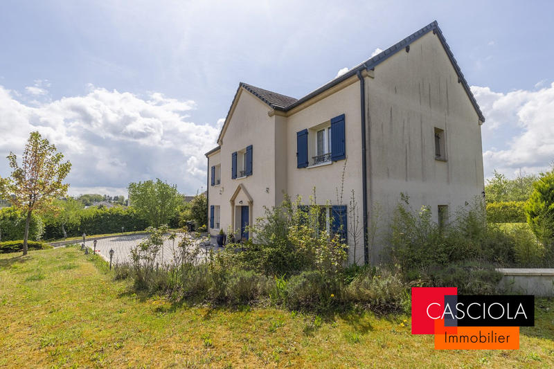 Maison - 212 m² - 9 pièces