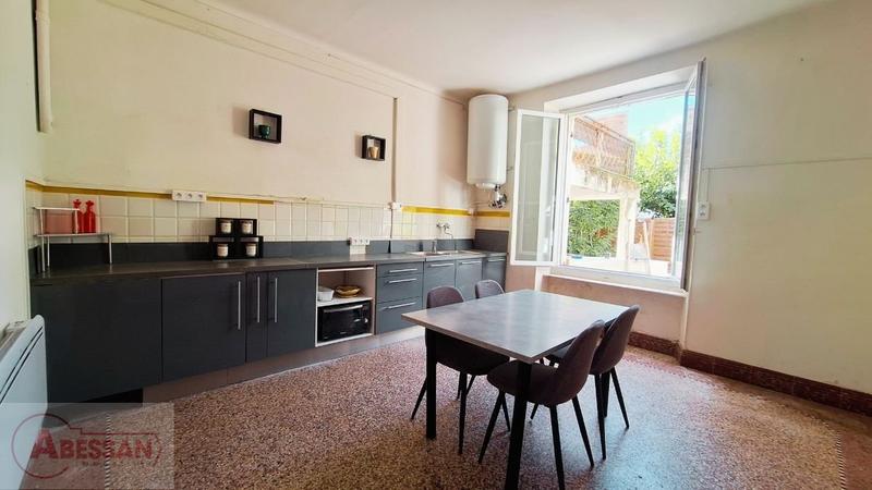 Maison - 226 m² - 9 pièces