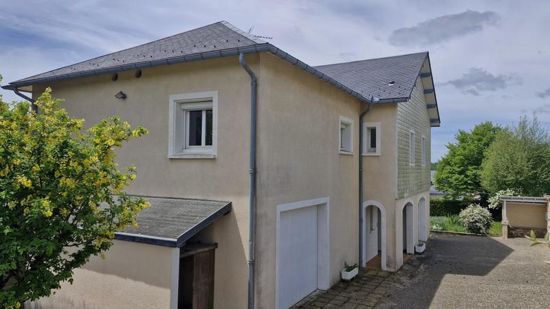 Maison - 215 m² - 6 pièces