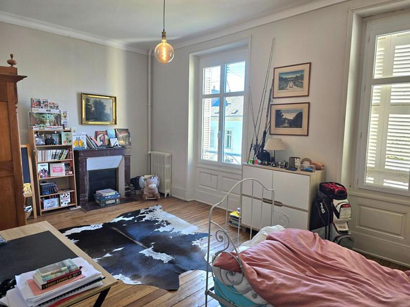 Maison - 244 m² - 8 pièces