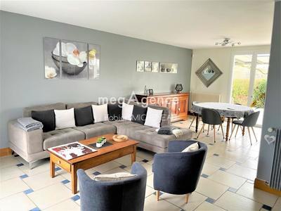 Maison - 170 m² - 11 pièces