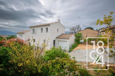 Maison - 84 m² - 4 pièces