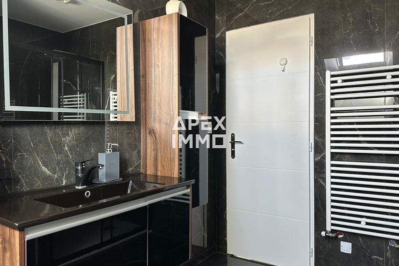 Maison - 170 m² - 5 pièces