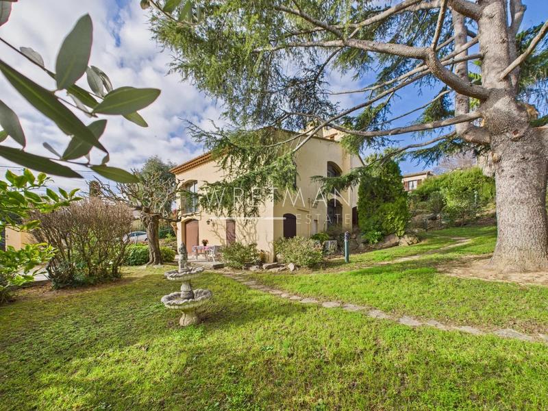 Villa - 192 m² - 6 pièces