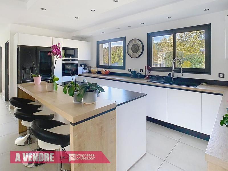 Maison - 155 m² - 6 pièces