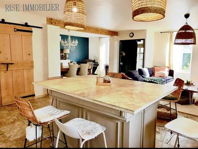 Maison - 199 m² - 6 pièces