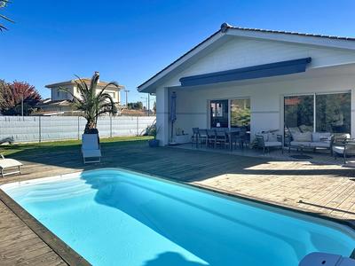 Maison - 110 m² - 6 pièces