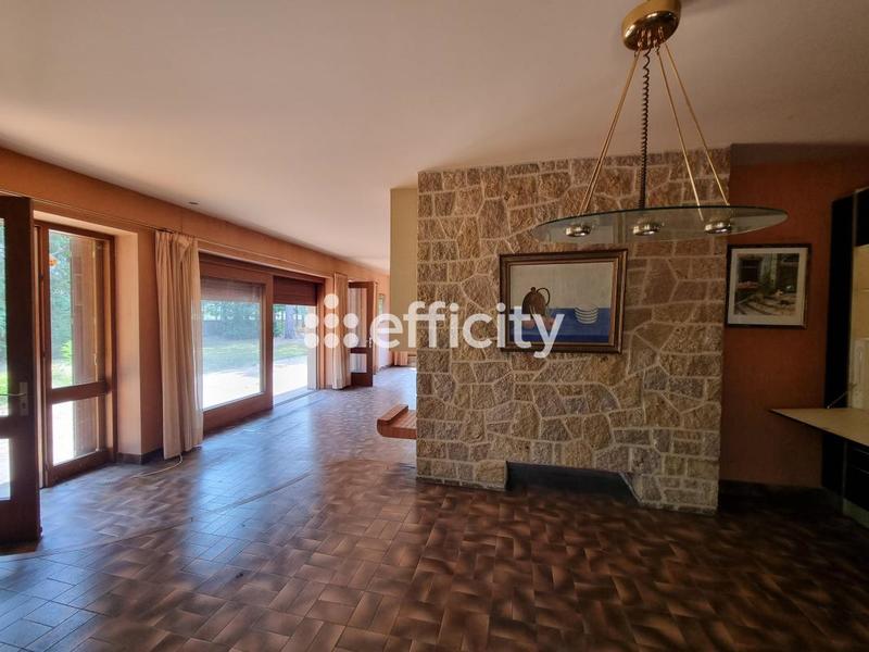 Maison - 272 m² - 11 pièces