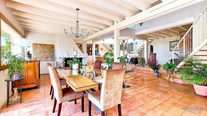 Villa - 265 m² - 7 pièces