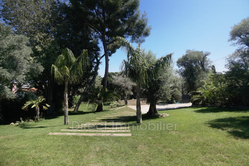 Maison - 245 m² - 6 pièces