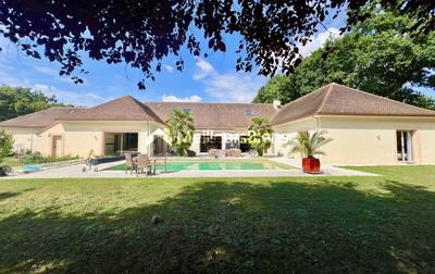 Villa - 475 m² - 10 pièces