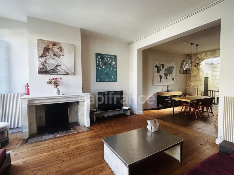 Appartement bourgeois - 108 m² - 3 pièces