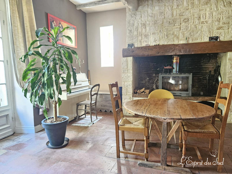 Maison - 230 m² - 7 pièces