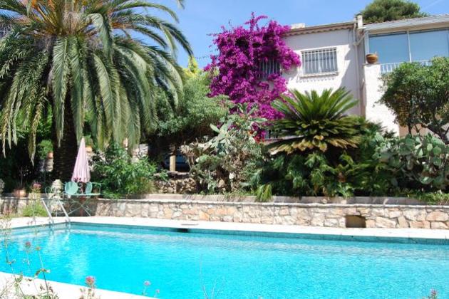 Maison - 221 m² - 6 pièces