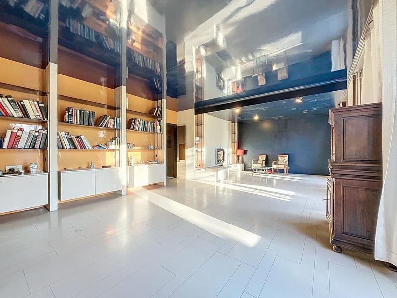 Maison - 261 m² - 8 pièces