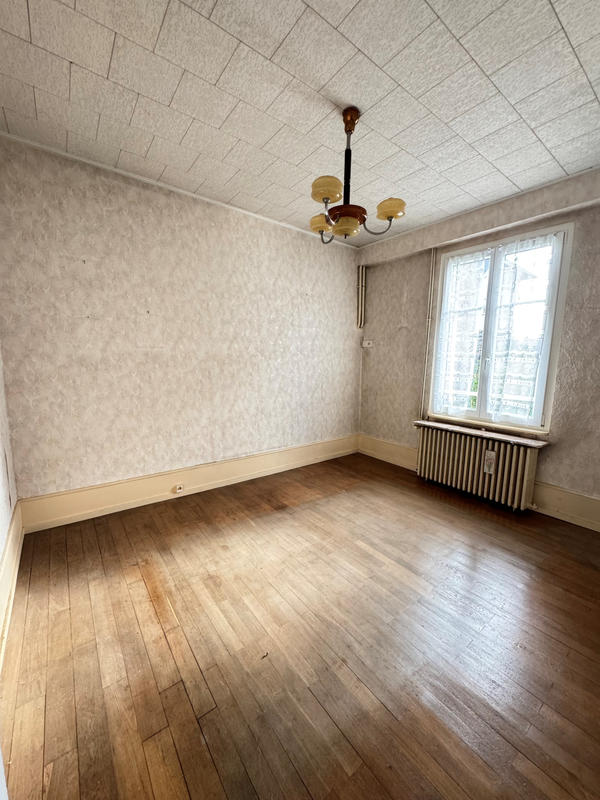 Maison - 98 m² - 6 pièces