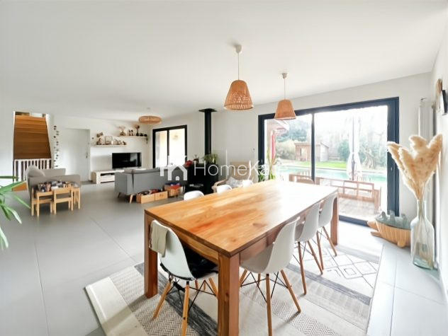 Maison - 150 m² - 5 pièces