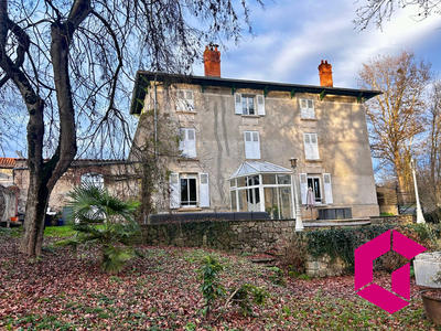 Maison - 400 m² - 6 pièces