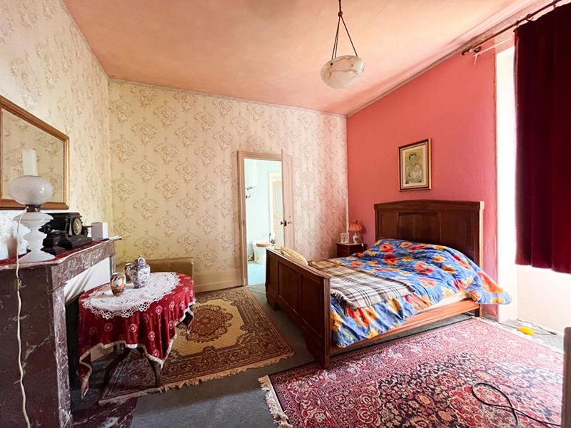 Maison - 235 m² - 14 pièces