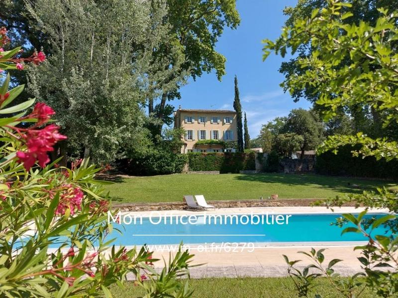 Maison - 450 m² - 18 pièces