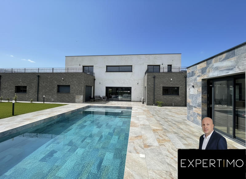 Villa - 310 m² - 10 pièces