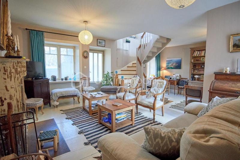 Maison en pierre - 180 m² - 11 pièces