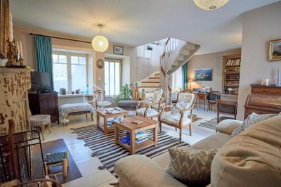 Maison en pierre - 180 m² - 11 pièces