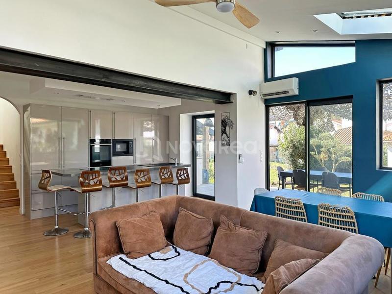 Maison - 169 m² - 8 pièces