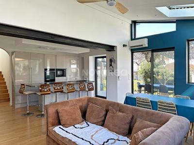 Maison - 169 m² - 8 pièces