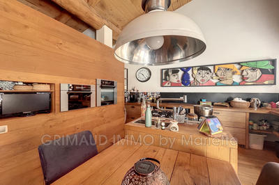 Maison - 278 m² - 10 pièces