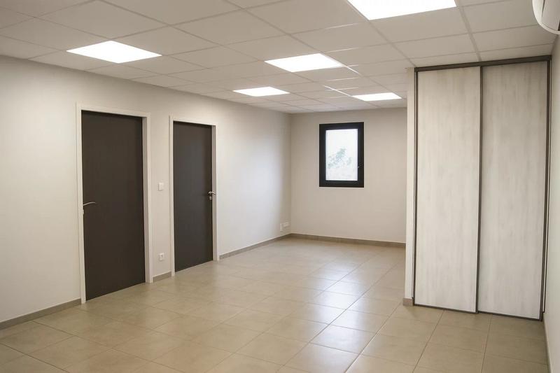 Magasins - 62 m² - 3 pièces