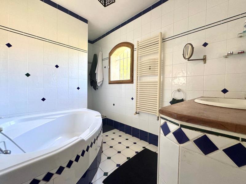 Villa - 160 m² - 5 pièces